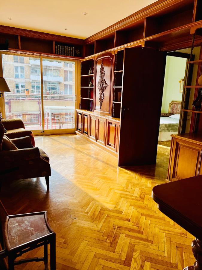 Your Second In With Private And Private Bathroom Close To Montjuic, Pl Espana, La Rambla, Ferry Port Alloggio in famiglia *